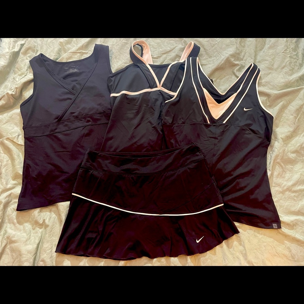 Four tennis items 3 Nike 1 Tek Gear Size Large